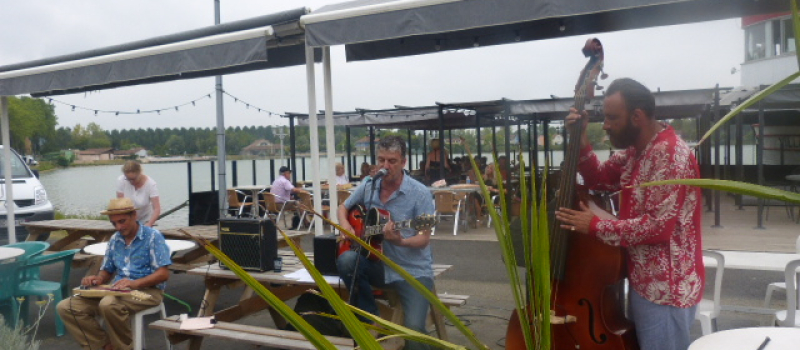 Hot City Slingers au marché