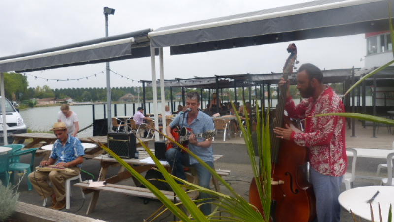 Hot City Slingers au marché
