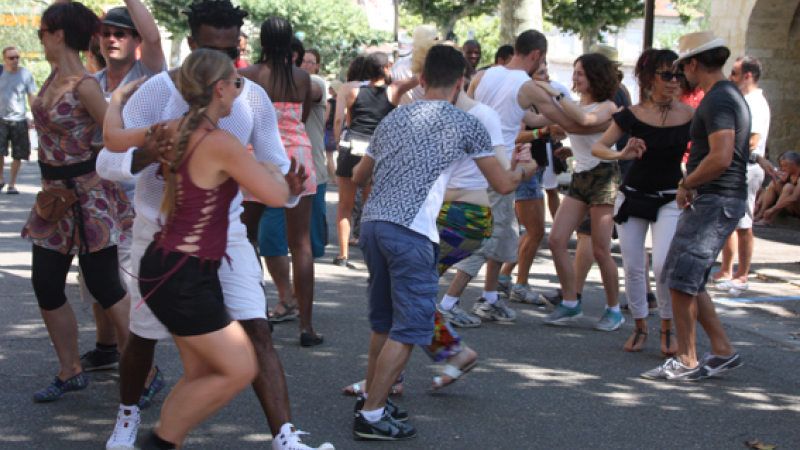 Danser la salsa à Mirande