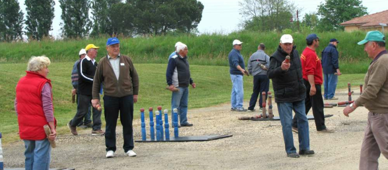 Castelnau d'Auzan : Championnat des clubs de quilles au maillet