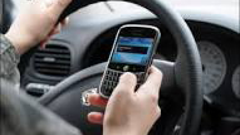 Sécurité routière: Une nouvelle campagne contre le SMS au volant