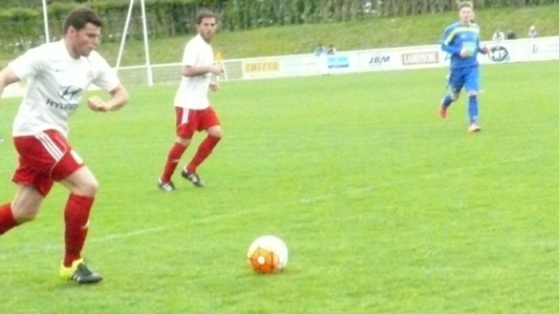 SPORTS : Football, Auch s'impose à Onet le Château. Rugby, Le FCAG s'octroie le premier trophée de l'Astarac