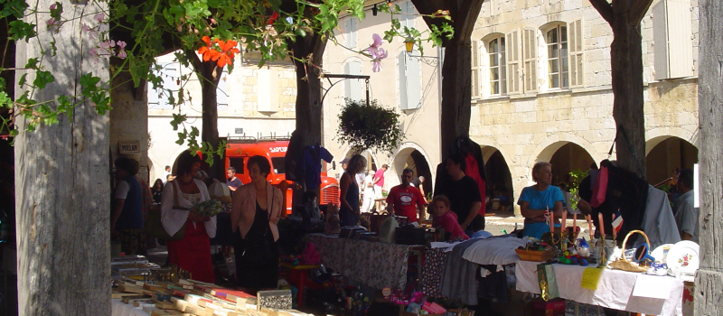 SAINT-CLAR     :   Vide Grenier ce  Dimanche 11 Septembre