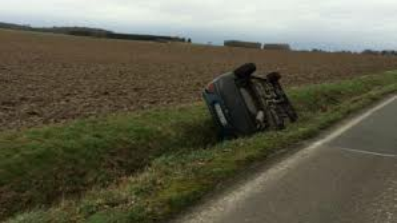 FAITS DIVERS : Neuf accidents de voiture et un feu de chaume