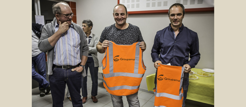 Fustérouau – Des gilets orang e remis aux chasseurs