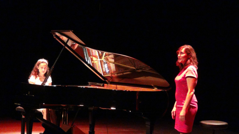 Rosemonde Cathala et Lydie Solomon dans un spectacle créé à L' Astrada
