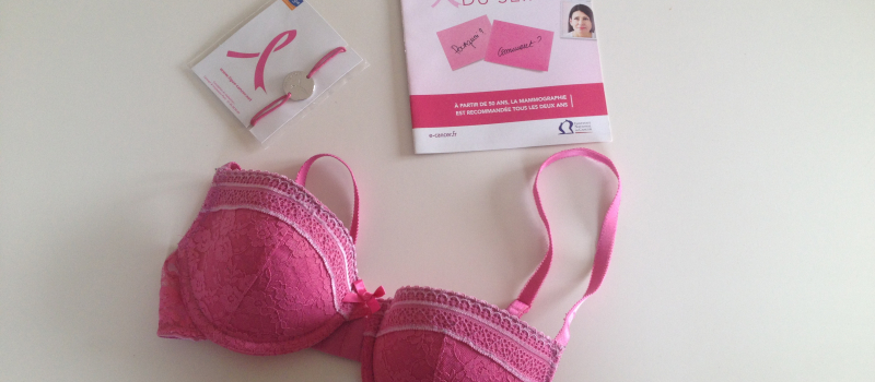 Octobre rose à Cologne : le Centre Social ARCOLAN ose montrer son soutien-gorge !