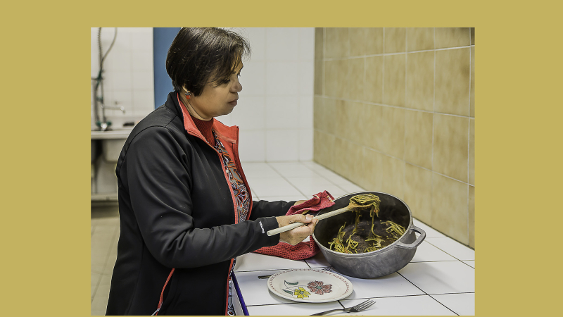 Toujouse – Cuisiner le rumex à la créole avec Nadia