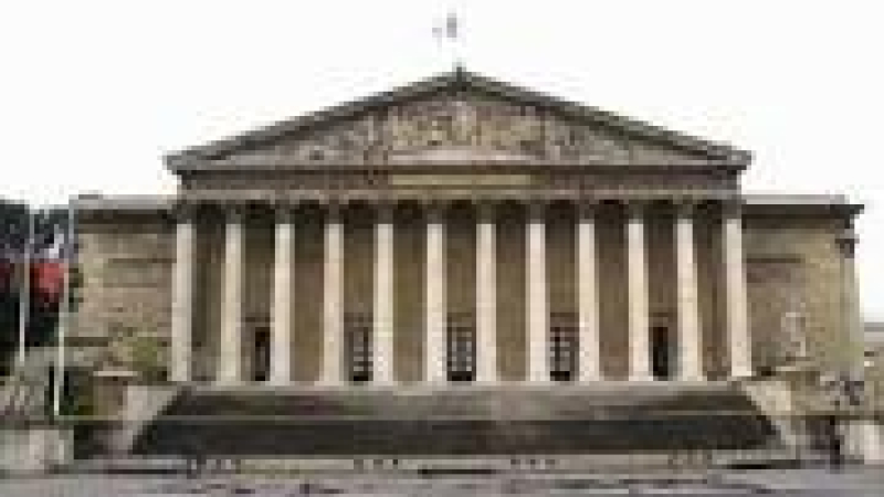  Le Parlement adopte la loi anti corruption 