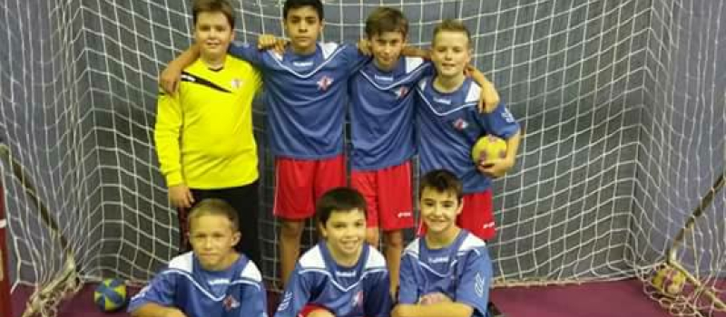 Condom handball ne baisse pas les bras