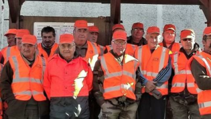 Mirepoix : remise d'équipements aux chasseurs