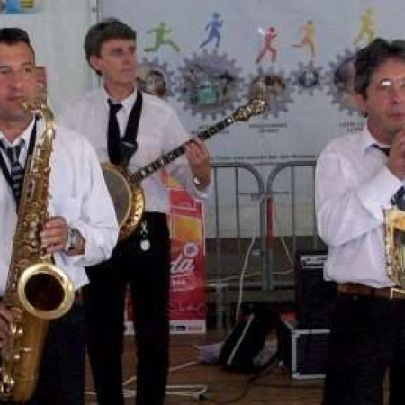 le-cocktail-jazz-band-donne-un-concert-dimanche-a-l-eglise-de-belloc-saint-clamens.jpg