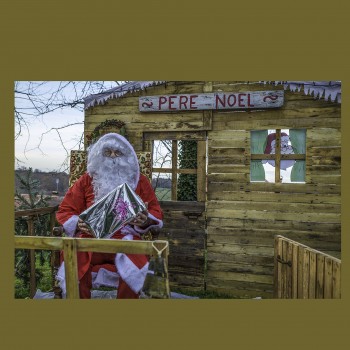 0 Le Père Noël a sa maison au village 1bis 111216.jpg