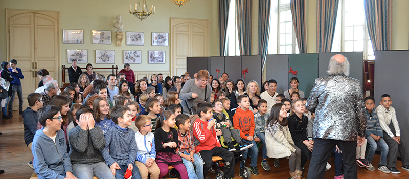 La  venue du  Père Noël  à la préfecture