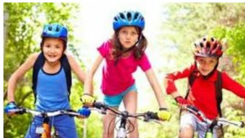 Moins de 12 ans à vélo : casque agréé obligatoire
