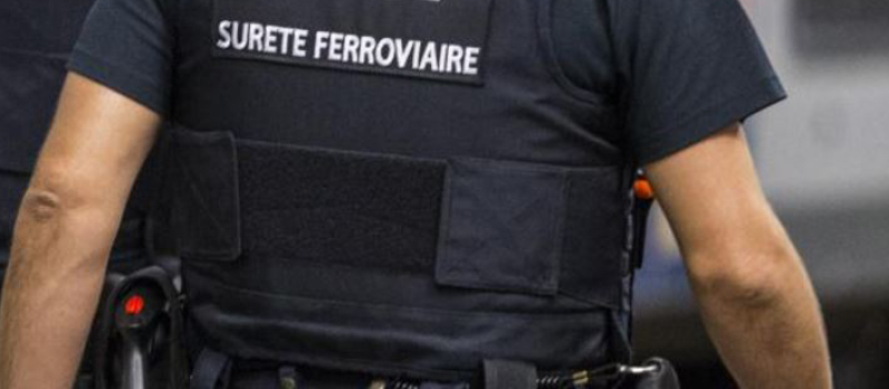 Des agents de sécurité armés, en uniforme ou en civil désormais présents dans les gares et les trains