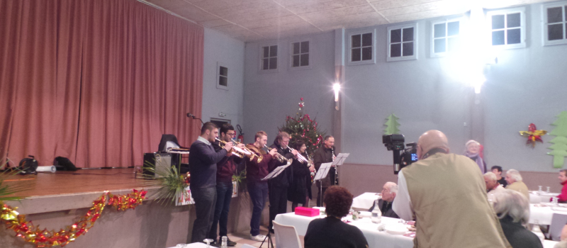 Etre Ensemble le soir de Noël pour Un Repas du Coeur