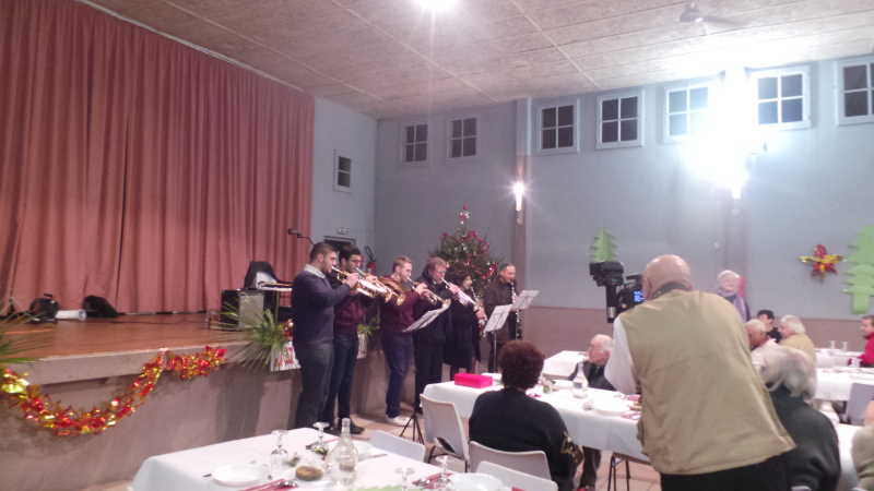 Etre Ensemble le soir de Noël pour Un Repas du Coeur