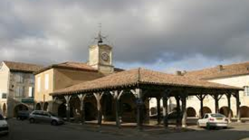 Saint-Clar-   "Croix Rouge sur roues"