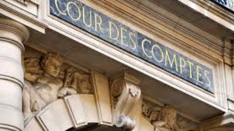 La Cour des comptes dénonce une gestion coûteuse et défaillante des impôts locaux