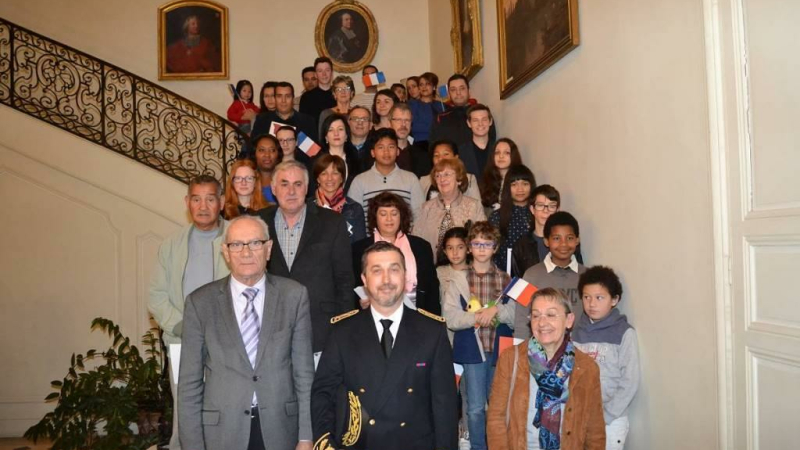 Cérémonie de remise des décrets de nationalisation