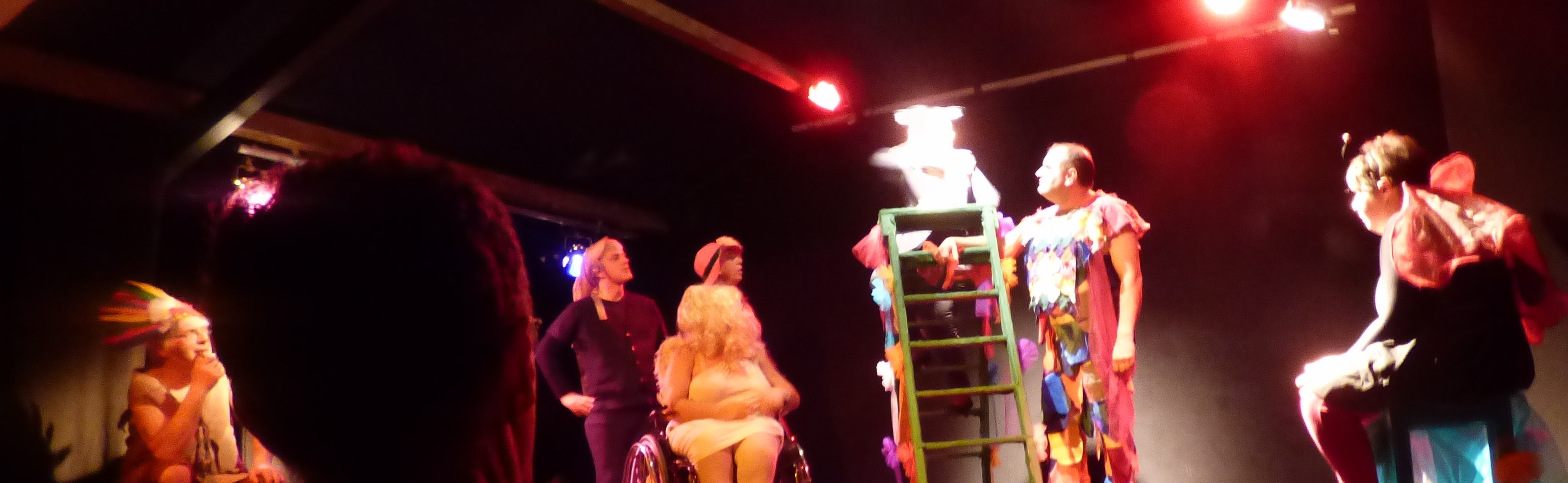 la troupe sur scène