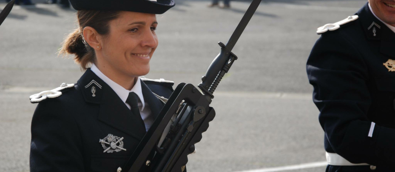 Femme et Gendarme