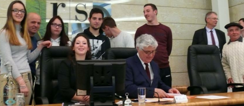 Les élèves du lycée agricole de Mirande mis à l'honneur au Conseil Départemental, ainsi que la vache de race mirandaise