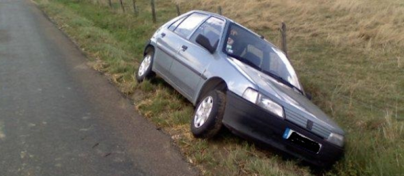 Faits divers : Trois accidents de voiture et une toiture qui s'effondre