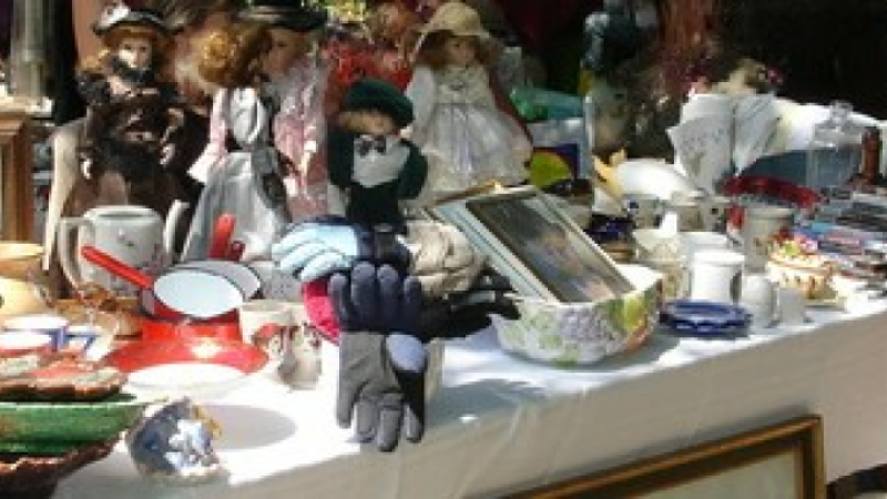 Jégun - Vide-grenier au Château de Lescout