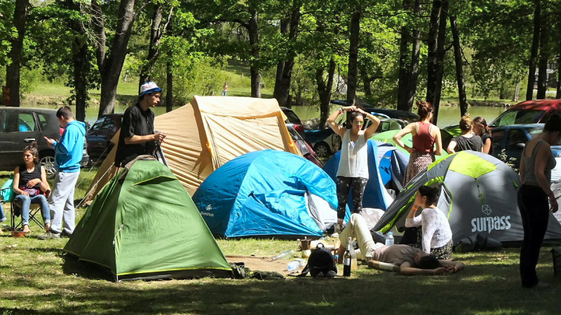 Seissan, devenu le temps d'un week-end, le plus grand terrain de camping  du département 