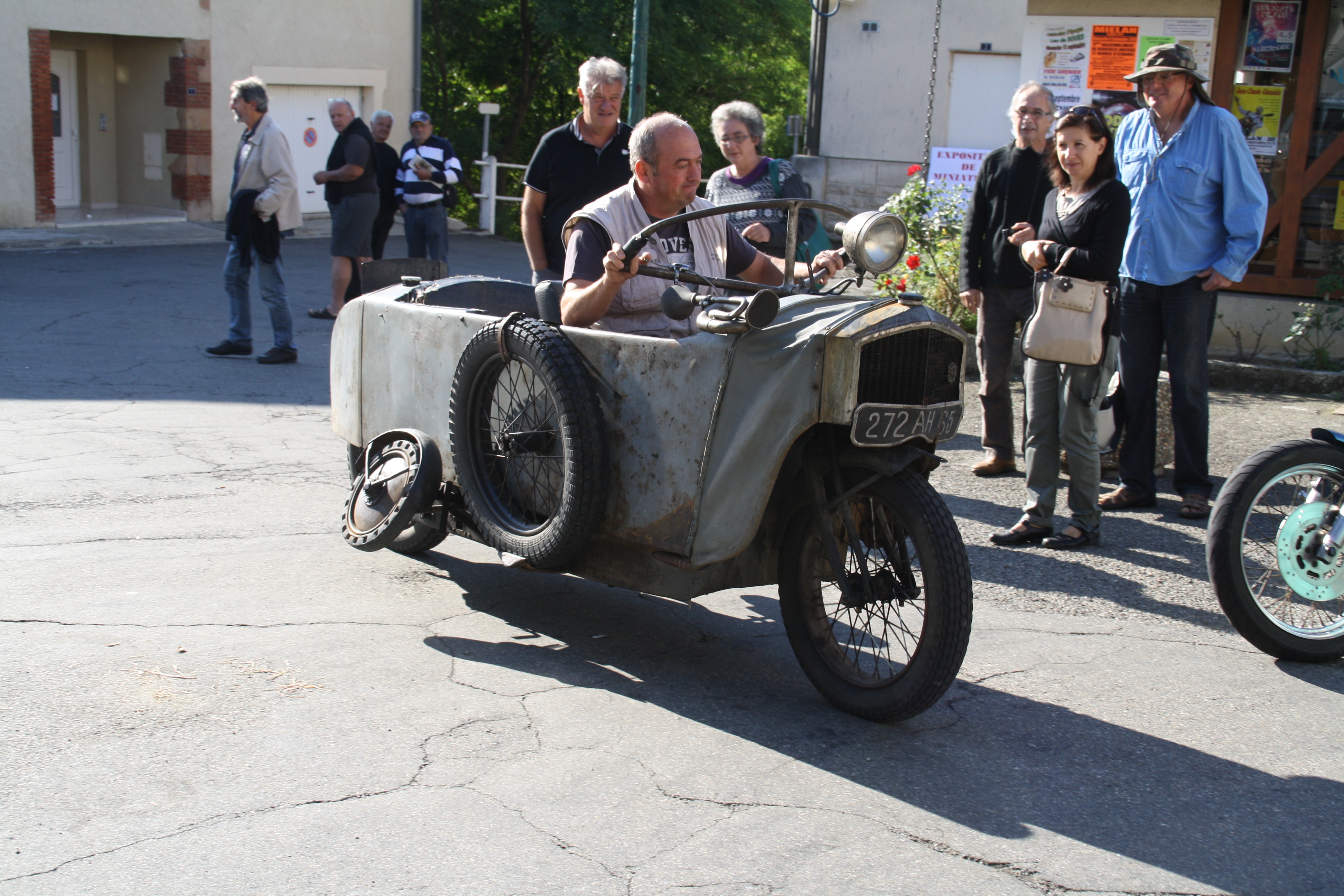Belle moto carénée.