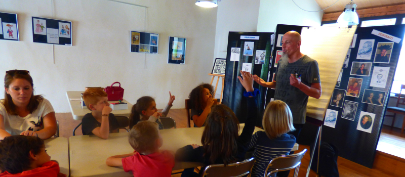 Marciac : les enfants de l'ALAE au Salon de la caricature