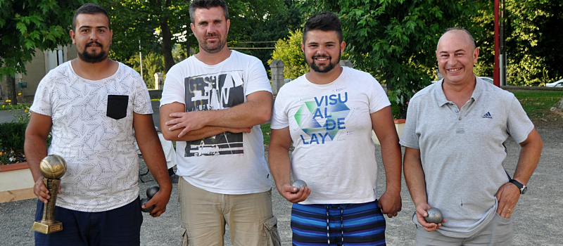 Concours officiel de pétanque à Labarthète