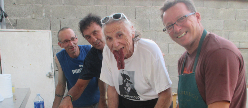 Vic Fezensac Repas du toro