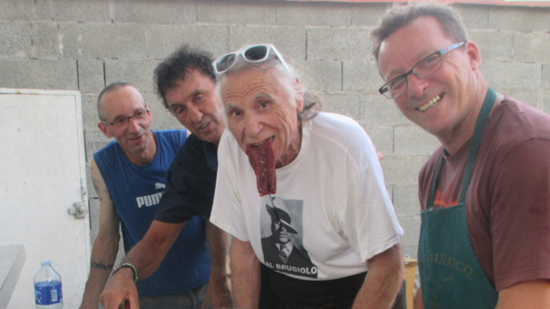 Vic Fezensac Repas du toro