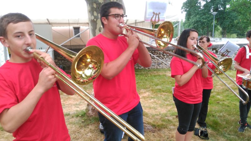 la banda Lous Hestayres assure l'ambiance