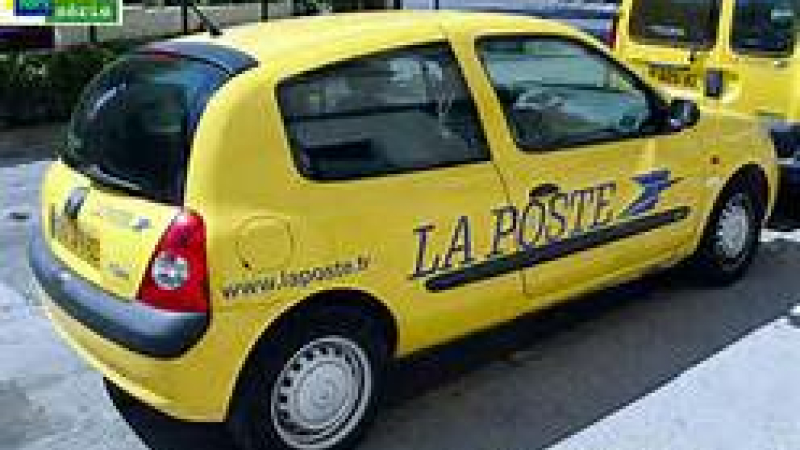 La poste prend des décisions controversées