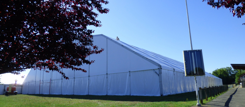 Marciac Le montage du chapiteau