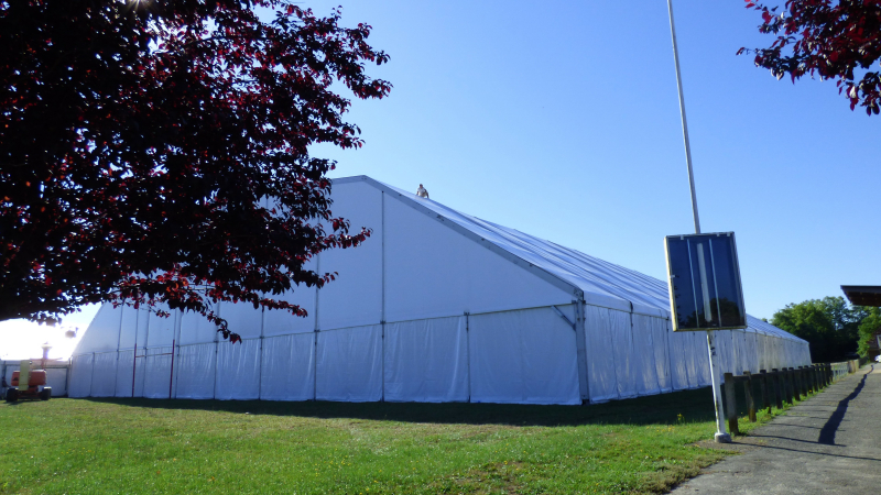 Marciac Le montage du chapiteau