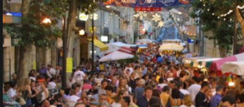 Premier marché de nuit à Vic