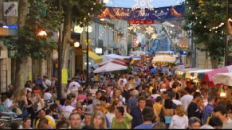 Premier marché de nuit à Vic