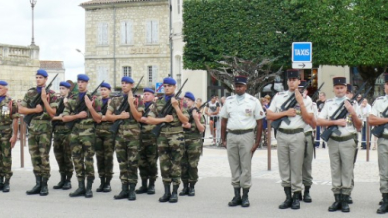 Auch, 14 juillet : 4 rafales, 3 décorations, 17 distinctions et félicitations, et la présence de l'armée, des pompiers, de la gendarmerie,  de la Croix Rouge et la Croix Blanche, et la protection civile