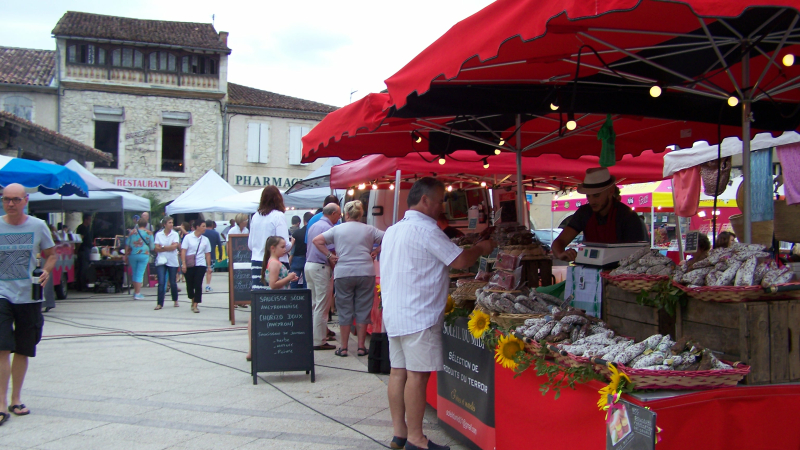 Premier marché nocturne à Mauvezin