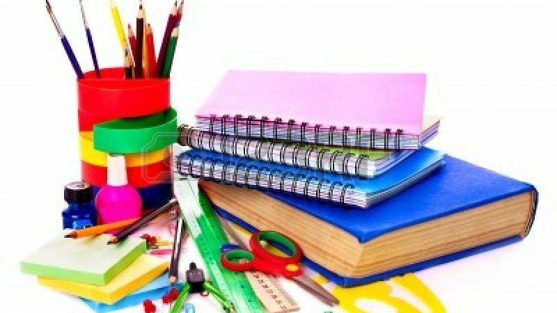 Carrefour Auch transforme les cahiers usagés  en fournitures scolaires pour le Secours populaire français