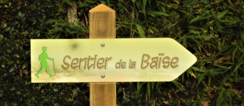 Valence-sur-Baïse - Le sentier de la Baïse: cordon ombilical entre l’abbaye et la bastide?