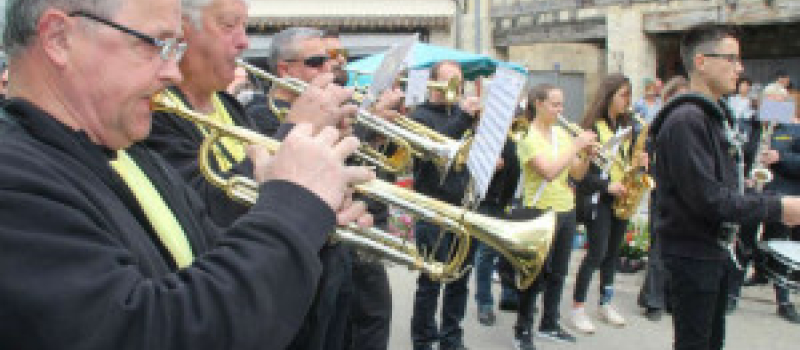 Castelnau d'Auzan-Labarrère :  Les fêtes à Labarrère
