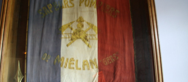Miélan, rassemblement de véhicules anciens.