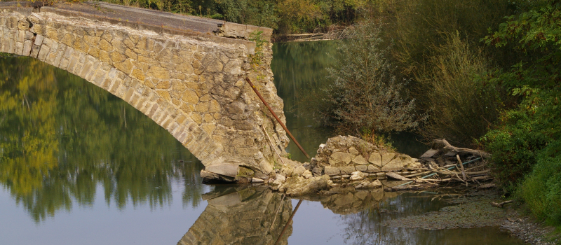 Déconstruction et aménagement des abords au pont de Héres 