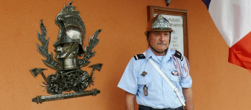 La plaque commémorative du bicentenaire des pompiers d'Auch a été dévoilée